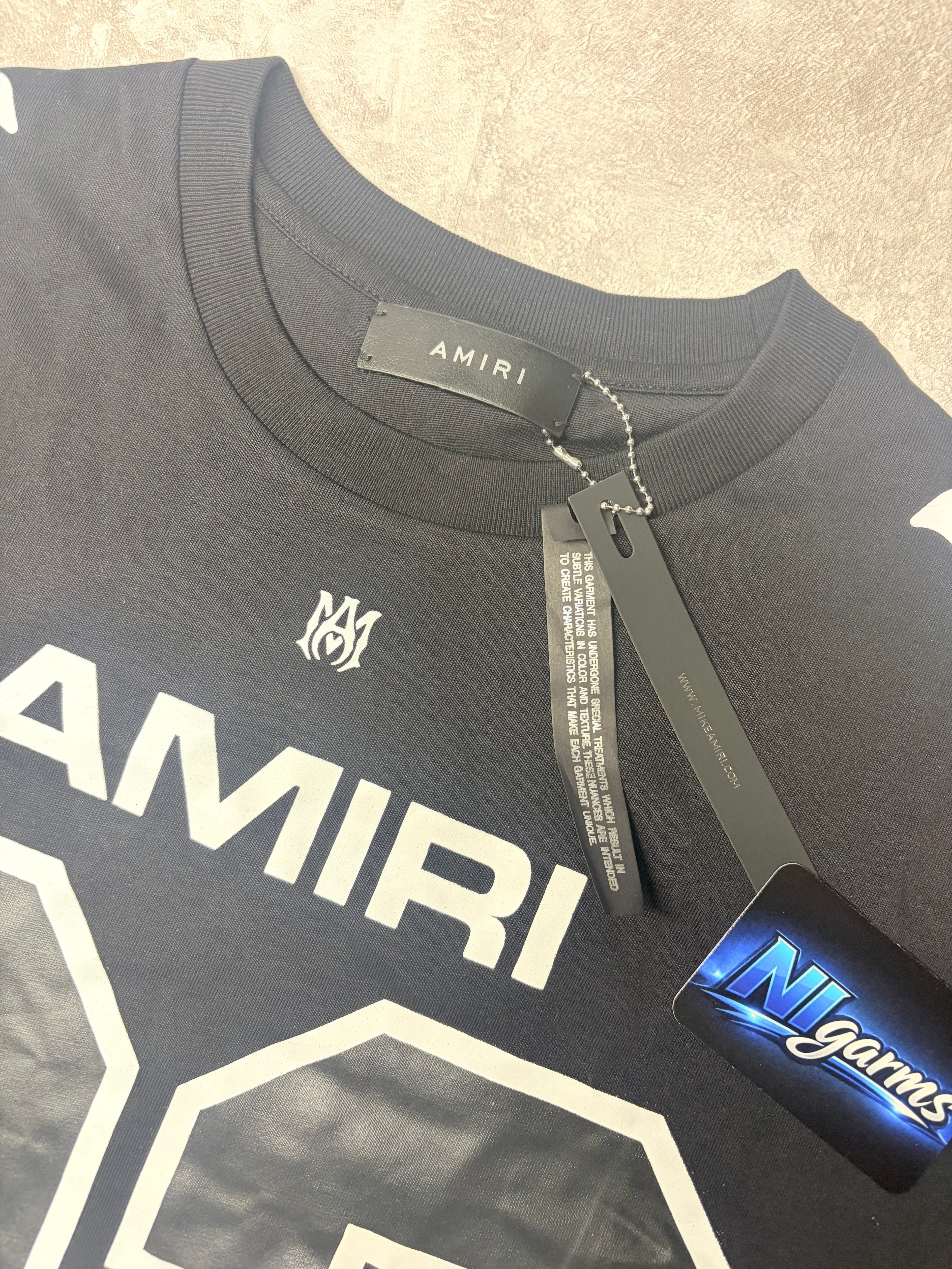 Amirr T-shirt men’s size small
