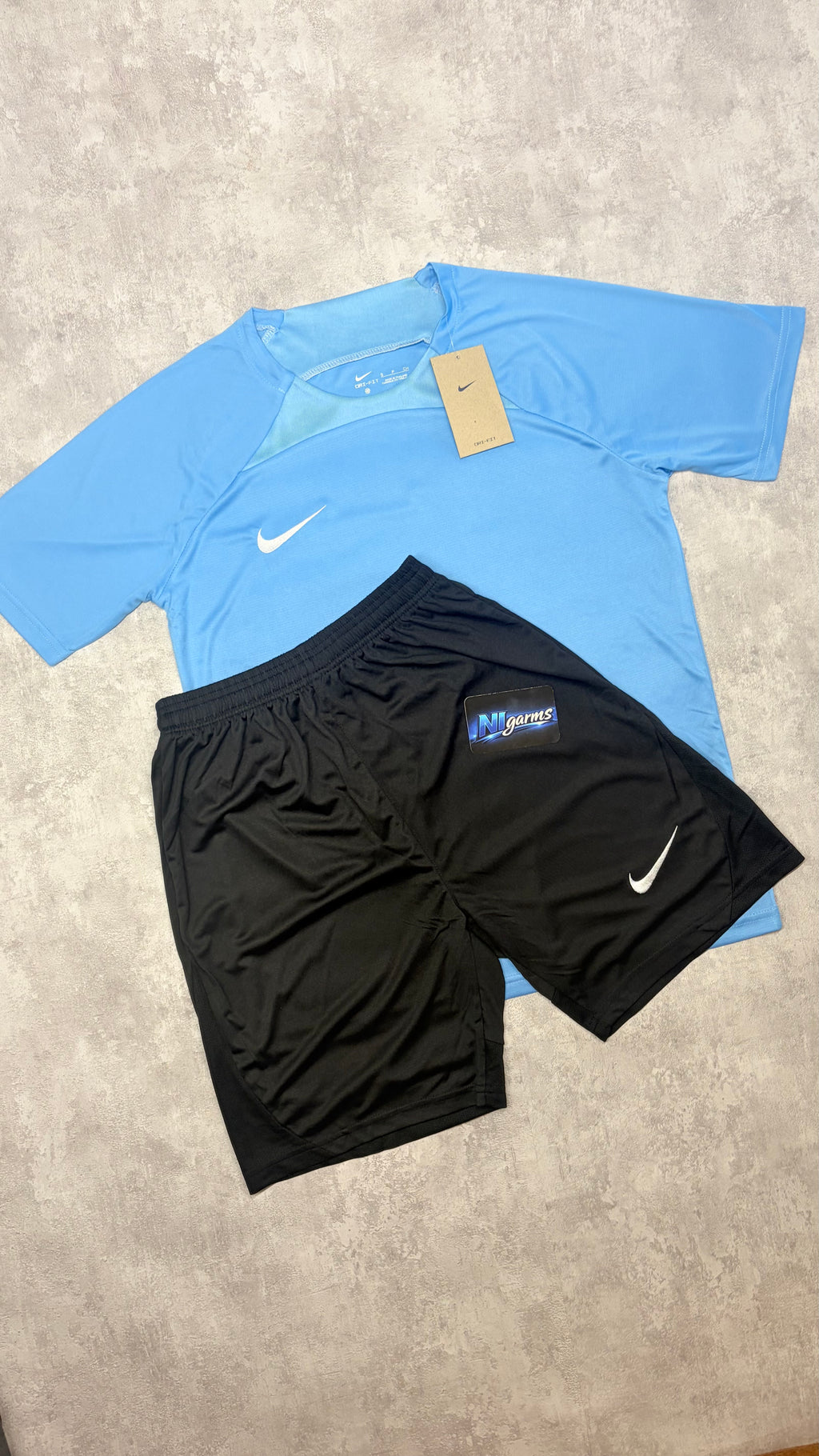 Nike sets (come with Nike tag)